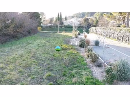 terrain constructible à pernes les fontaines