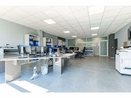 gebouw gemengd gebruik te huur in fayt-lez-manage