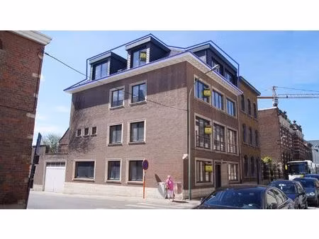 prachtig dakapp. met 2 grote slpks pal in het centrum