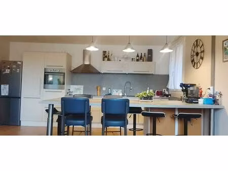 appartement 4 pièce(s) 100 m2 au pied du lac