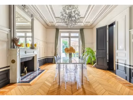 opportunité hotel particulier proche arc de triomphe