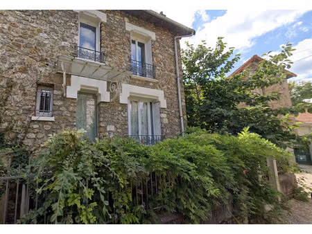 gare de clamart maison de 176.25 m² de surface utile et 140 m² habitables