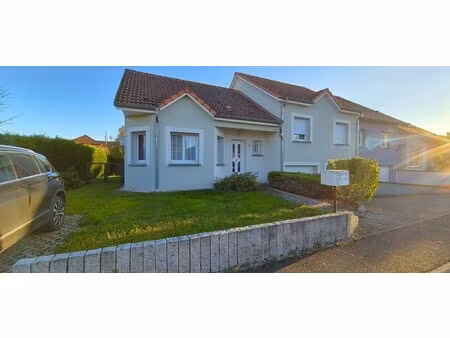 jolie maison 4 pièces - 95 m² - garages et jardin