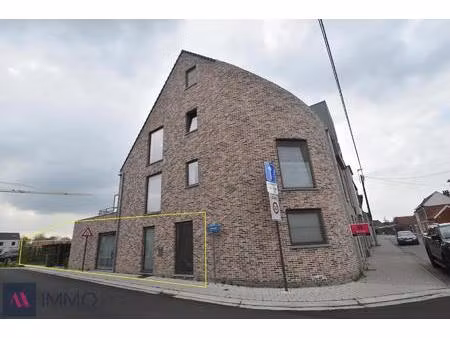 recent  modern  energiezuinig 1 slpk.-appartement met terras  tuin en autostplts. vrij van