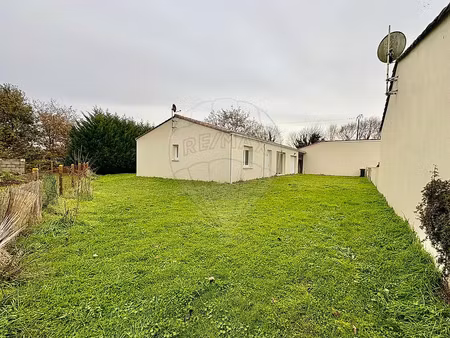 vente maison 3 pièces 80m2 sainte-gemme 17250 - 217000 € - surface privée