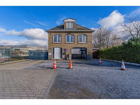 commercieel te koop in lede