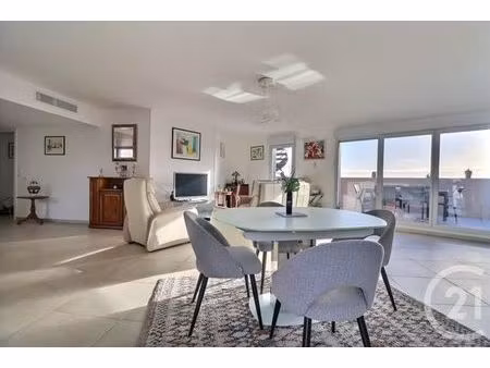 appartement t4 à vendre - 4 pièces - 114 m2 - frejus - 83 - provence-alpes-cote-d-azur