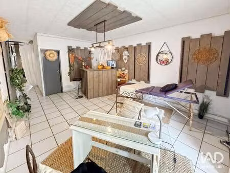 vente bureaux et commerces à saint-maximin-la-sainte-baume (83470) : à vendre / 59m² saint