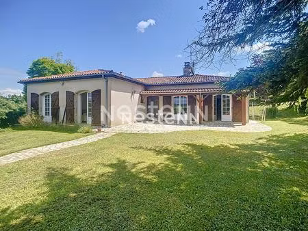 a vendre maison plain pied  garage double et terrain de 5135m² à nérac
