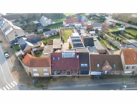 commercieel te koop in beveren-aan-de-ijzer met 4 slaapkamers