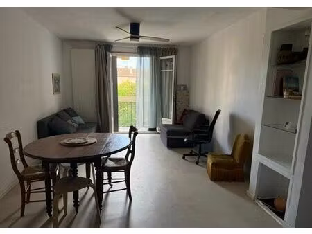 location appartement 1 pièce 60 m² à toulon (83000)