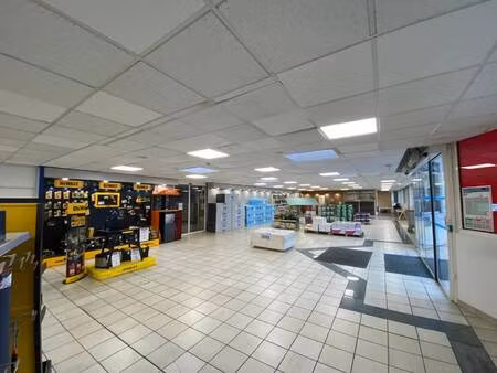 local commercial à louer