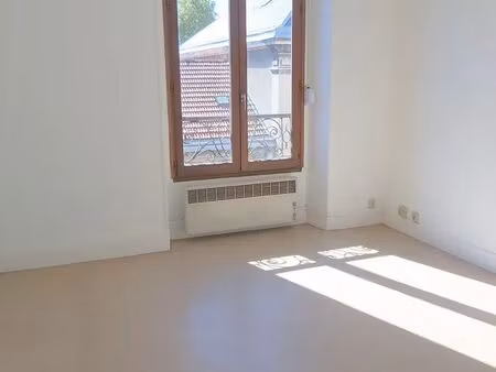 location appartement 2 pièces 36 m² à grenoble (38000)