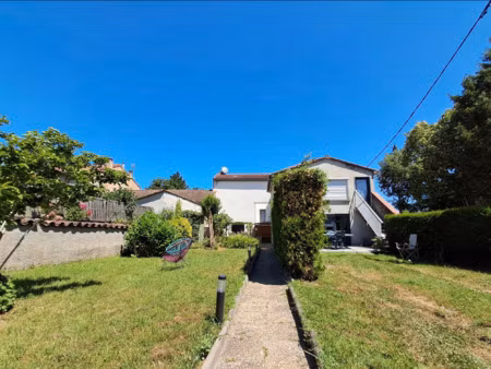 immeuble 8 pièces - 200 m²