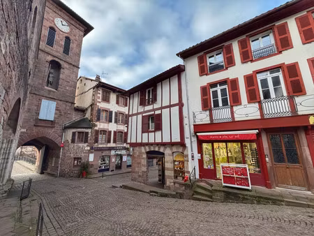 vente local commercial 26m2 saint-jean-pied-de-port 64220 - 35000 € - surface privée