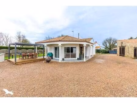 vente maison piscine à aubigny-les-clouzeaux (85430) : à vendre piscine / 140m² aubigny-le