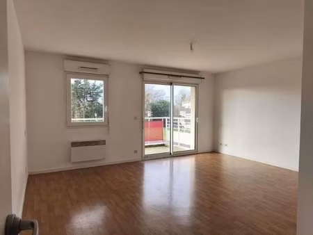 location appartement t1 à guer (56380) : à louer t1 / 31m² guer
