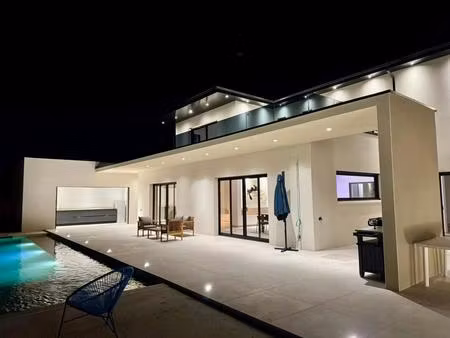 villa d'exception au ors de 220m2 sur 2000m2 de parcelle