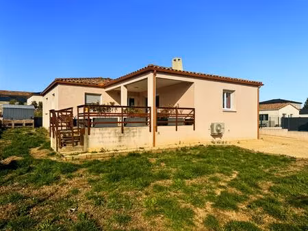 villa récente plain-pied avec terrasse  garage et jardin à deux pas des commodités…