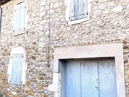 maison en pierre au centre de vallon pont d'arc : terrasse  jardin et potentiel unique