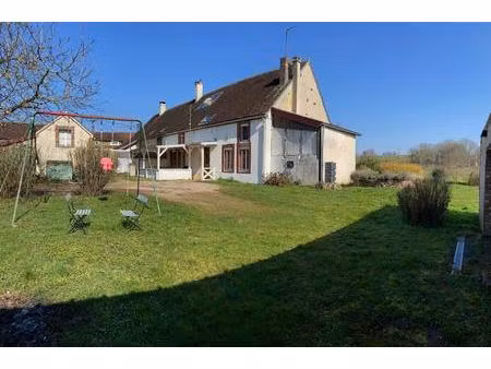 diges  8 mn toucy  23 mn d'auxerre  longère  7 pièces  5 chambres  terrasse  maisonnette .