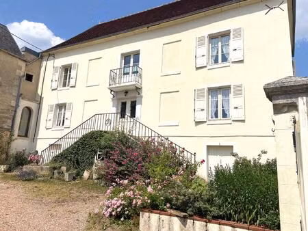 ouanne 89560  jolie maison bourgeoise avec ces dépendances  sa tour  son jardin arboré  le