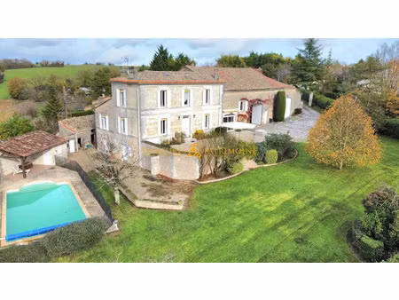 vente maison 5 pièces 236 m² à champniers (16430)  480 000 €