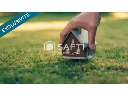 terrain constructible 950 m² – plat  borné  libre constructeur