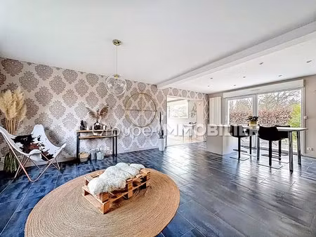 pavillon avec 4 chambres sur la commune d'écaillon