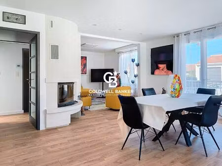 les sables d'olonne -la chaume : volume  lumière et double garage à deux pas de l'océan