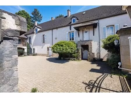 propriete de 14 pieces avec dependances