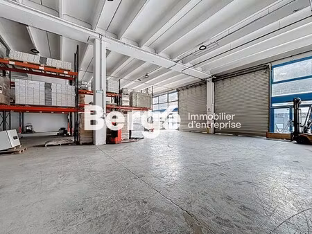 location local commercial