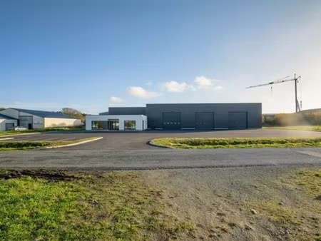 location local commercial