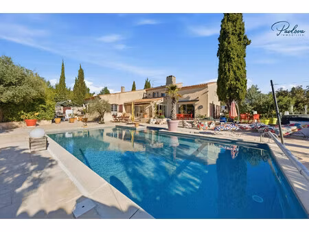 location mas 8 pièces