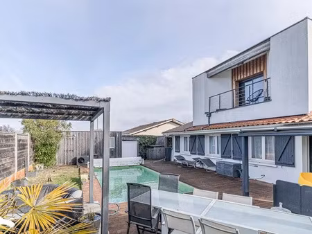 vente maison 5 pièces 167 m² à saint-médard-en-jalles (33160)  535 600 €