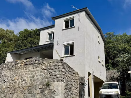 vente maison 5 pièces 90 m² saint-pierre (97410)