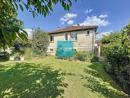 maison individuelle lumineuse avec jardin arboré  proche du stade de franconville