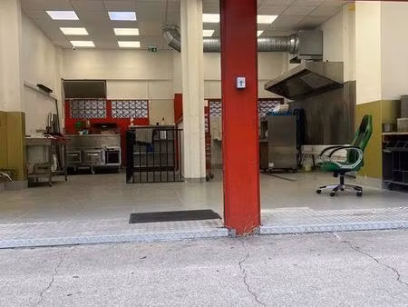 à vendre restaurant avec appartement + grand sous-sol