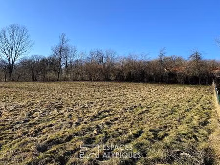 terrain à bâtir dans une environnement calme et verdoyant