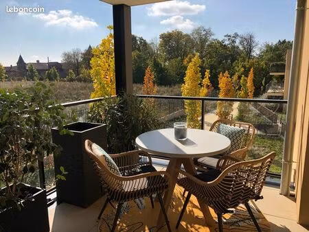 appartement t3 82 m2 meublé + terrasse 15 m2 + 2 box fermés saint-didier-au-mont-d’or