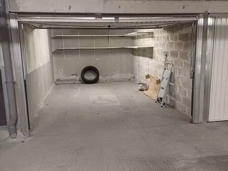 loue grand garage 19m2 - cagnes sur mer centre - place ste luce