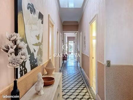 maison 8 pièces 208 m²