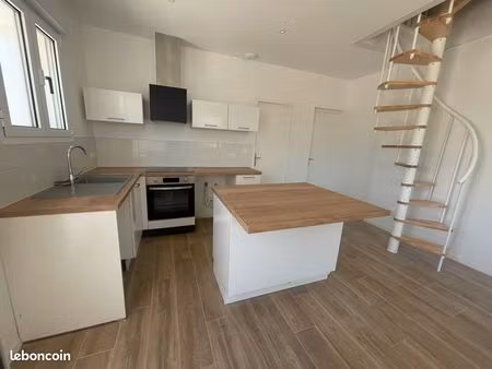 part loue joli t2 neuf avec cuisine équipée et terrasse