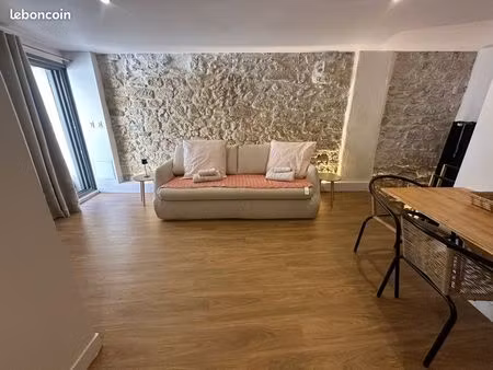 location studio meublé et terrasse