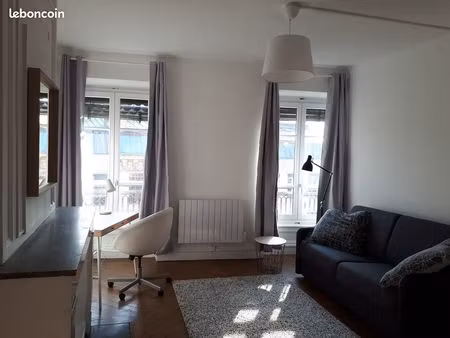 studio meublé presqu’île - lyon 1 - cachet ancien - lumineux