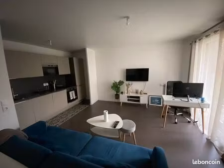 joli t2 meublé avec jardin + parking en sous-sol