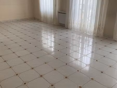 appartement 3 pièces 81 m²