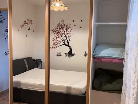 six-fours t2 meublé à louer bas de villa)