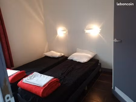 hôtels chambres au mois ( cuisine collectives possibles )