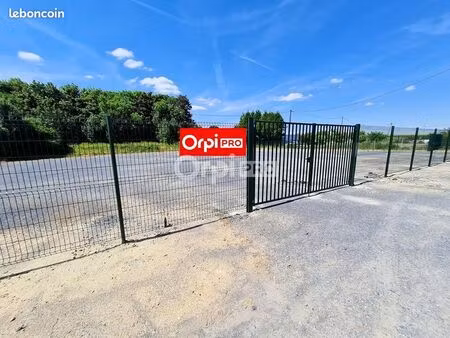 terrain 2 400 m² margival